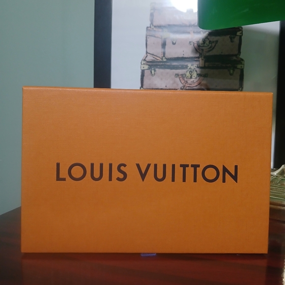 EUC Louis Vuitton Suhali Compact Wallet - Picture 13 of 13